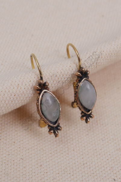 Süspüs Accessories أقراط صغيرة من حجر الكوارتز الأبيض طراز ميكليك أصلية