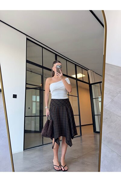 BB Bensu Buyruk ΑΣΥΜΜΕΤΡΙΚΗ ΚΑΡΟΥΤΑ ΦΟΥΣΤΑ ΚΑΦΕ