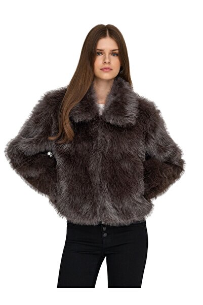 【新品】Treat Ürself Fluffy fur jacket Faux Fur Jackets with Best Prices | Trendyol
