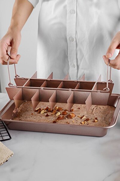 Saule Karbon Çelik 18 Kişilik Kendinden Bölmeli Brownie Kek Ekmek Kalıbı cin7...