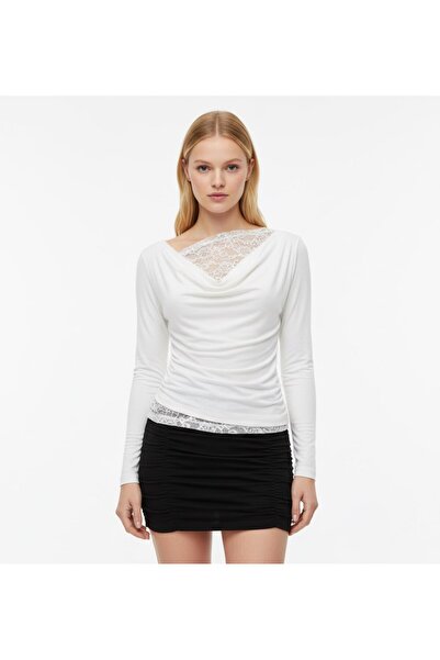 Noi Belis Πλεκτή μπλούζα με δαντέλα και λαιμόκοψη καγιάκ SS26BZ0119