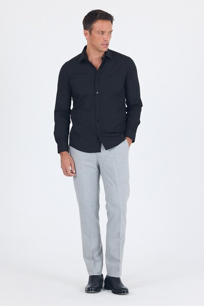 İmza Μαύρο μακρυμάνικο πουκάμισο με σκληρό γιακά, από απλό βαμβάκι, σε στενή ...