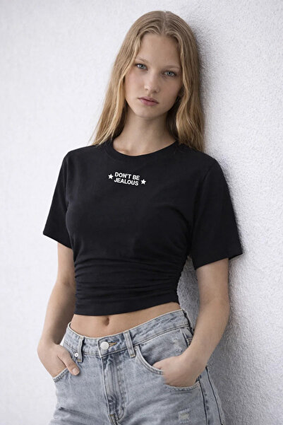 COMBİNE MİCHAİL Γυναικεία μπλούζα με στάμπα Jealous Text σε μαύρο χρώμα