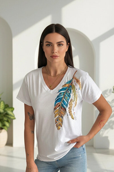 Bİ.GİYSEN Γυναικεία ΛΕΥΚΗ μπλούζα με λαιμόκοψη V, κεντημένη με φτερά στους ώμ...