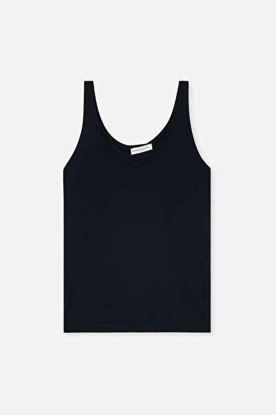 Mudo Fitted V-Neck Tank Top