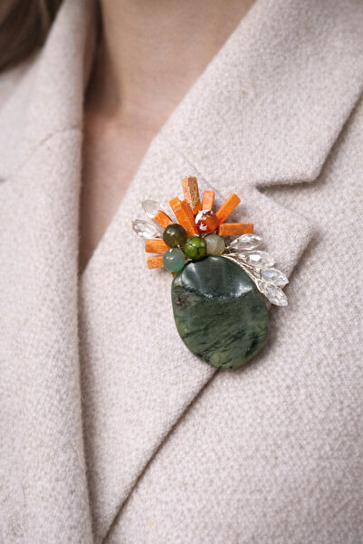 Neel butik 🌿 Doğanın Işıltısı – El Yapımı Doğal Taşlı Tasarım Broş 🌿