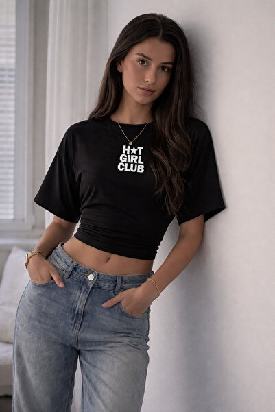 COMBİNE MİCHAİL Γυναικεία μπλούζα Hot Girl Club με στάμπα σε μαύρο χρώμα