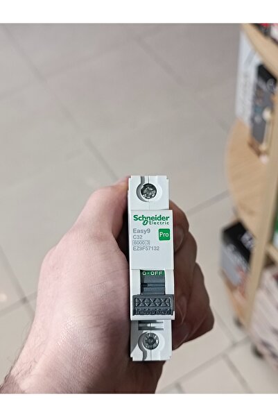 SCHNEIDER Easy9PRO 6kA c32 Otomatik Sigorta