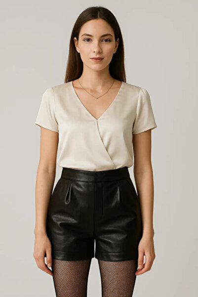 BEBE PLUS Γυναικεία μαύρα δερμάτινα σορτς