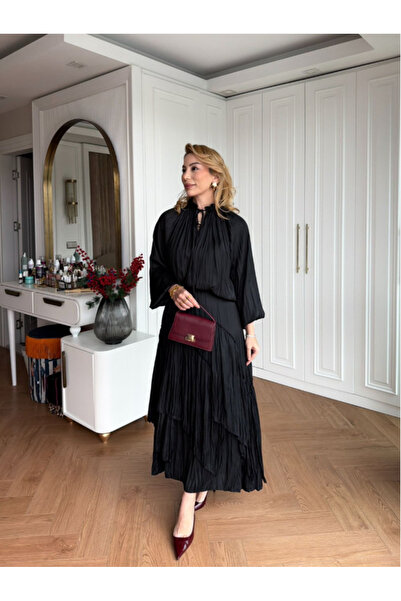 GK Σετ με σατέν υφασμάτινη φούστα