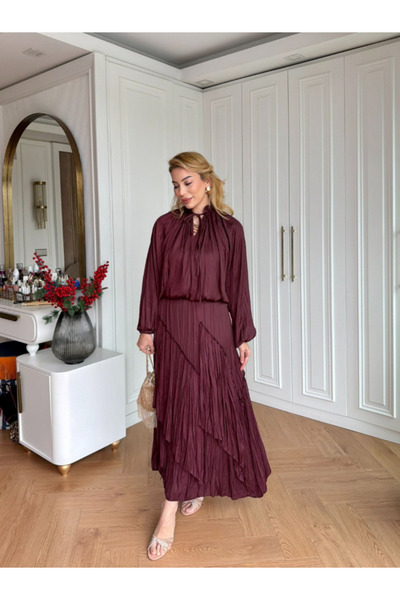 GK Σετ με σατέν υφασμάτινη φούστα