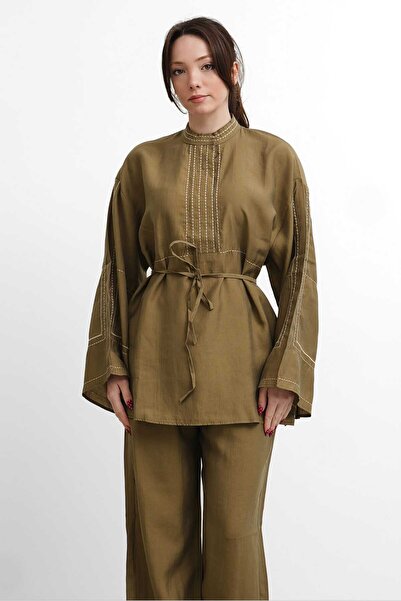 salisburys Γυναικείο κοστούμι Molly Nelly με λεπτομέρεια κεντήματος στο γιακά...