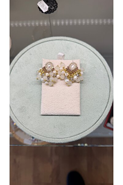 ABAZAR Είναι ένα σκουλαρίκι από ζιργκόν και είναι επιροδιωμένο.