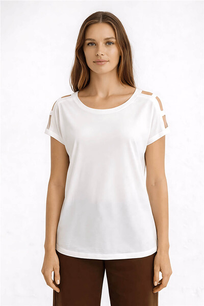 Fashion Friends Λευκό γυναικείο T-shirt με λεπτομέρεια στον ώμο 26Y0195K1