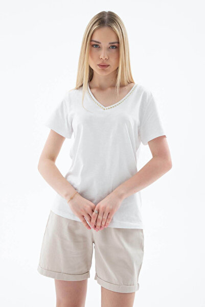 Fashion Friends Γυναικείο T-Shirt με λαιμόκοψη V σε λευκό χρώμα 26Y0478K1