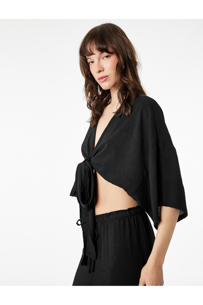 Koton Κοντομάνικο κιμονό με διπλό στήθος, δεμένο στο λαιμό και σε υπερμεγέθη ...