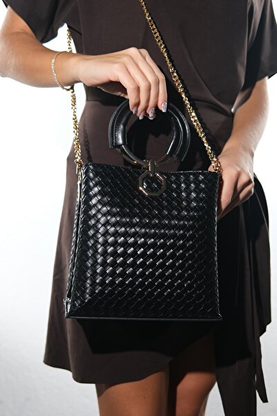 LuviShoes 4627 Μαύρη πλεκτή γυναικεία τσάντα ώμου