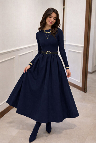 oshebu Γυναικείο μακρύ φόρεμα με λαιμόκοψη και ζώνη