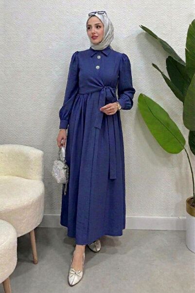 Tesettür Diyarı Καλοκαιρινό υφασμάτινο φόρεμα με πέτρινα κουμπιά και ασύμμετρ...