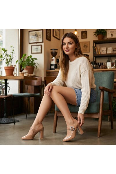 OEM Κομψές γυναικείες ψηλοτάκουνες γόβες με διακοσμητικές κρυστάλλινες εφαρμο...