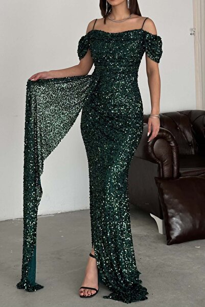 XXL BUTİK Γυναικείο βραδινό φόρεμα με σμαραγδί πράσινες παγιέτες και ουρά, μά...