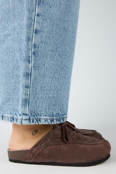 Manijero Γυναικείες παντόφλες Karis από γνήσιο δέρμα Sabo Brown με κορδόνια