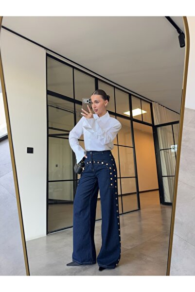 BB Bensu Buyruk Τζιν με σχέδιο και χρυσά αξεσουάρ