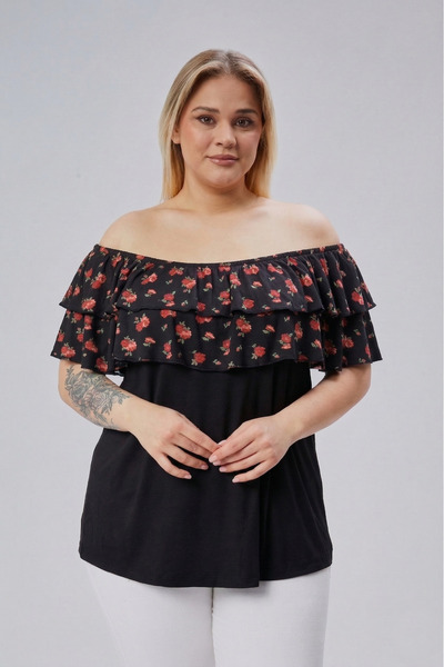 Curvy Trend Μπλούζα από βισκόζη με σχέδιο τριαντάφυλλα και λαιμόκοψη Madonna ...