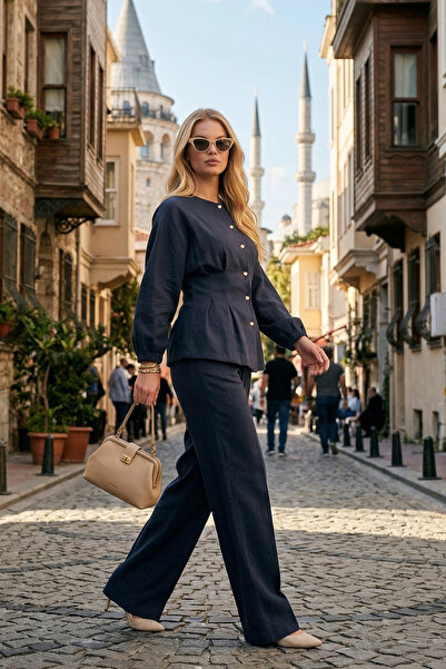 Lela Κοστούμι με κουμπιά, λαιμόκοψη ποδηλάτου, ψηλόμεσο και φαρδιά μπατζάκια ...