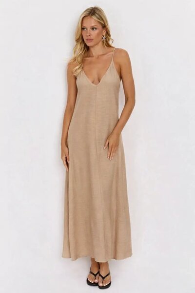 Cool & Sexy Μπεζ Φόρεμα Μάξι με Τιράντες σε Χαλαρή Γραμμή
