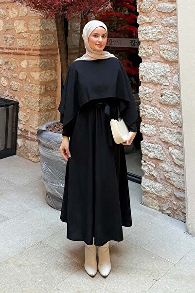 lamelif Φόρεμα με λεπτομέρεια σε στυλ κάπας, μαύρο