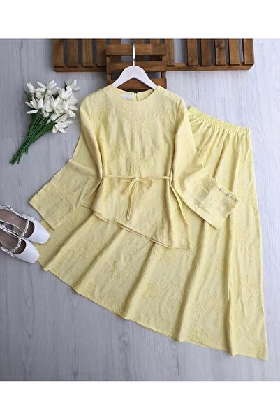 TrendParis Σετ Φούστας & Μπλούζας από Ύφασμα Φράουλα με Λεπτομέρεια Κεντήματος