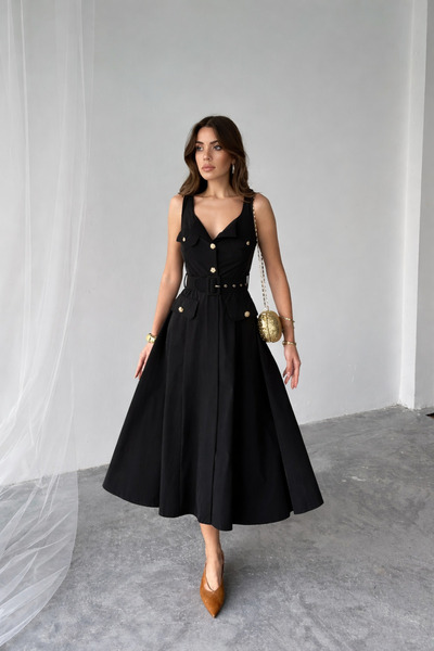 Ecenin Favorileri Μαύρο φόρεμα με λεπτομέρεια στο κουμπί και ζώνη