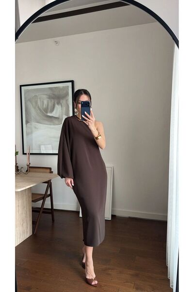 FMN Butik Μακρύ φόρεμα μίντι, κομψό, με μονό μανίκι νυχτερίδα και ανοιχτούς ώ...