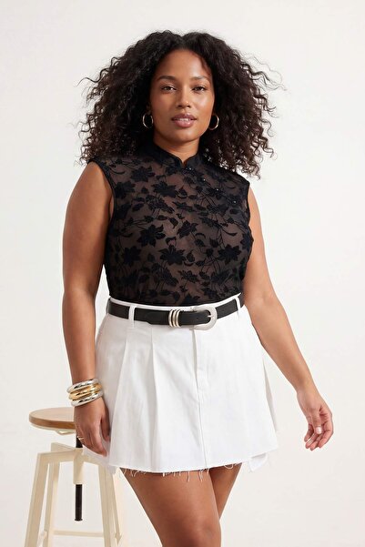 Trendyol Curve Μαύρη Πλεκτή Λεπτομέρεια γιακά Φλοκ με τύπωμα Διαφανές Πλεκτή ...