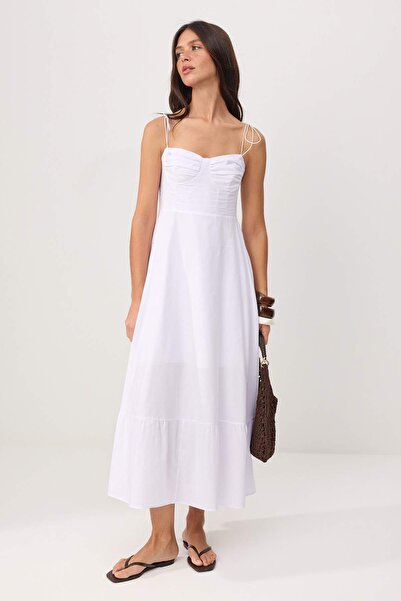 Συλλογή Trendyol Λευκό μάξι φόρεμα με λεπτομέρεια με κρεμαστό λουράκι TWOSS24...