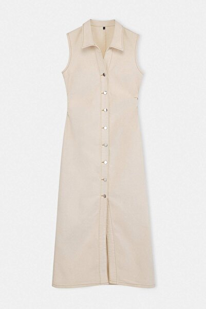 Trendyol Kollektion Ecru-farbenes, ärmelloses Maxi-Jeanskleid mit Knopfdetail...