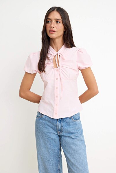 Συλλογή Trendyol Ροζ πουκάμισο με λεπτομέρεια από κορδόνι και μανίκια μπαλόνι...