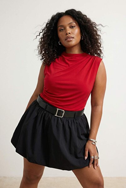 Trendyol Curve Rote, ärmellose, gestrickte Bluse in Übergröße mit Stehkragen ...