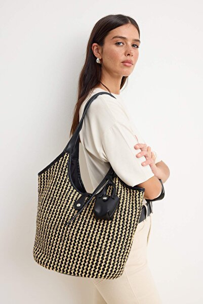 TRENDYOL SHOES Μαύρη ψάθινη γυναικεία τσάντα ώμου μάξι μεγέθους TAKSS26OC00017