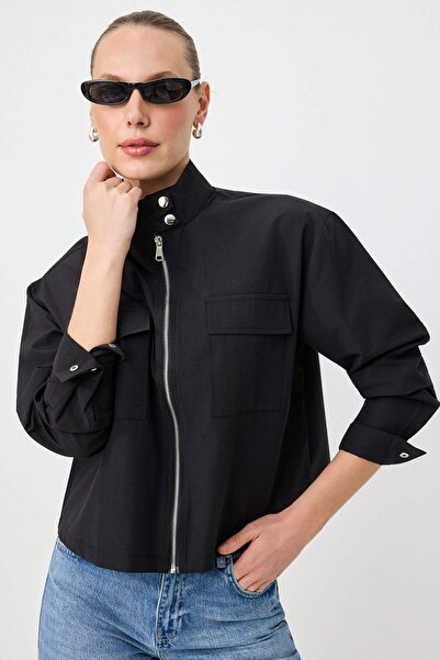 Συλλογή Trendyol Μαύρο πουκάμισο με φαρδιά γραμμή και λεπτομέρεια φερμουάρ κα...