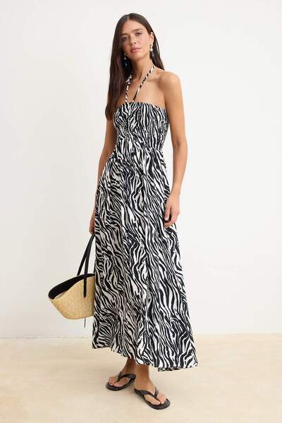 Trendyol Kollektion Mehrfarbiges, gewebtes Midi-Kleid mit Zebramuster TWOSS26...