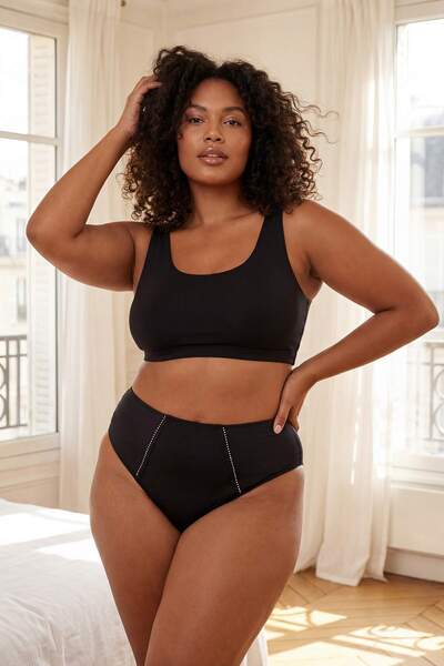 Trendyol Curve Μαύρο Ασημί Πέτρινο Σλιπ με Στάμπα Μεγάλου Μεγέθους TBBSS26CM0...