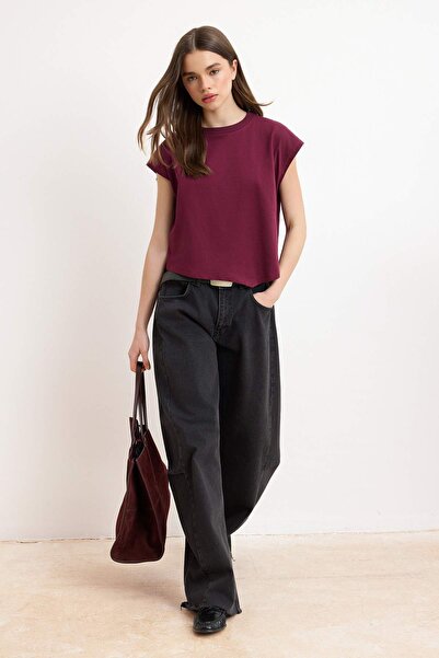 Συλλογή Trendyol Μπλουζάκι Plum Plain Relaxed με χαμηλό μανίκι και λαιμόκοψη,...