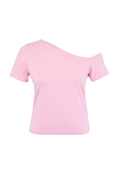 Trendyol Curve Ροζ ελαστική ασύμμετρη πλεκτή μπλούζα με λαιμόκοψη σε μεγάλο μ...