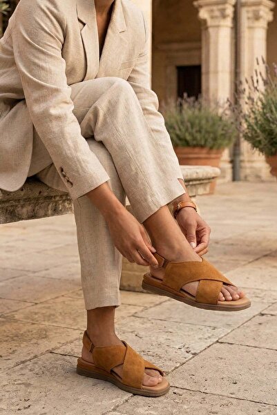 Stilbagshoes LORNA ÇAPRAZ BANTLI HAKİKİ DERİ SÜET KADIN SANDALET TABA