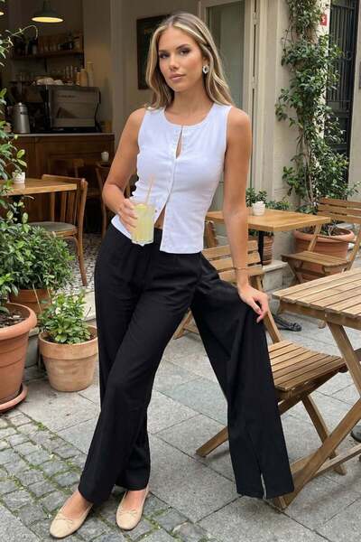 Madmext Λευκή Γυναικεία Μπλούζα με Κουμπιά και Λαιμόκοψη Ποδηλάτου MG2638