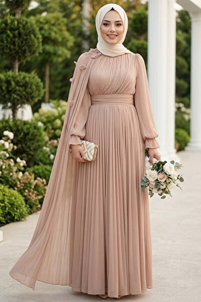N.S NEVA STYLE فستان سهرة بتفاصيل عباءة من فرو المنك 5394V