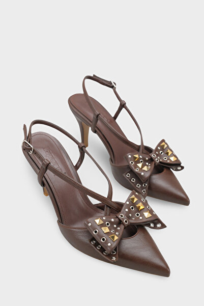 Capone Outfitters Γυναικεία παπούτσια Nancie με μεσαίο τακούνι, μεταλλικά καρ...