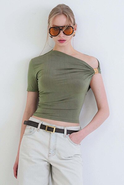 Trend Alaçatı Stili Γυναικεία πράσινη ασύμμετρη μπλούζα με γιακά και αξεσουάρ...
